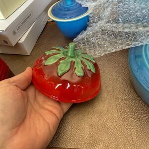 Le Creuset strawberry mini cocotte top(only top)